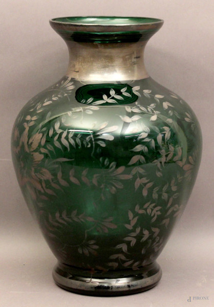 Vaso in vetro con particolari argentati, H 30 cm, (difetti).