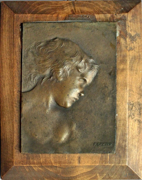Volto di fanciulla, lastra in bronzo firmata R. Creter, cm 16,5 x 12.