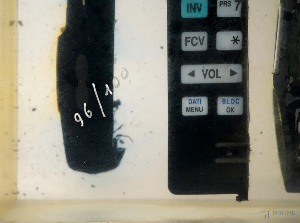 Arman (1928-2005), Accumulazione di telefoni, inclusione in resina, es. 96/100, cm 51x42x12, firm...