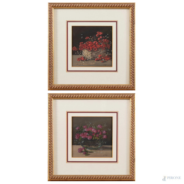G. Cecconi (XX secolo), Coppia di due dipinti ad olio su cartone raffiguranti vasi con fiori,  cm 13,5x14,5, firmati, entro cornice