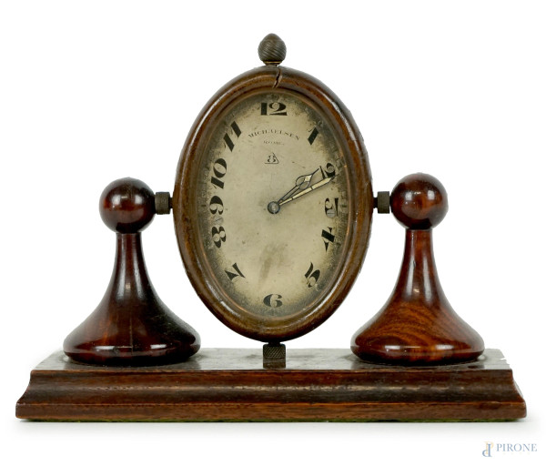 Orologio da tavolo in noce, quadrante ovale a numeri arabi, cm 13,5x17x7, (difetti, meccanismo da revisionare)