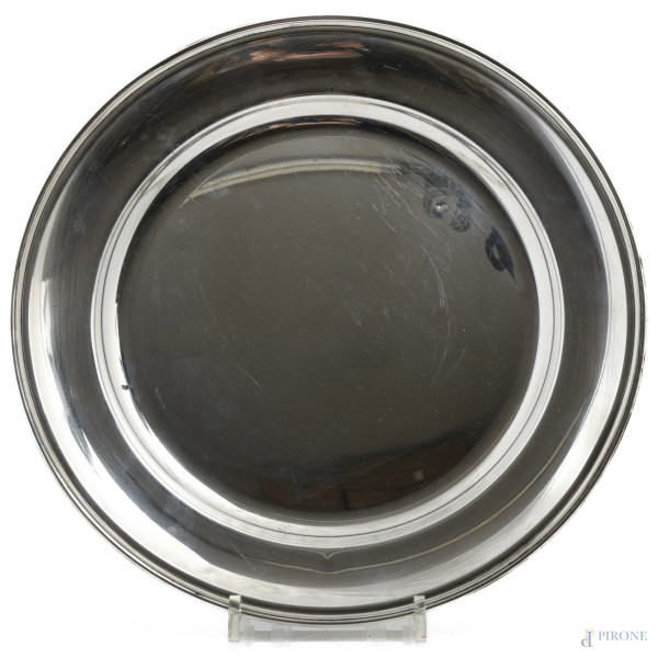 Piatto in argento 800/000, XX secolo, diametro cm 27, peso gr 350, (lieve ammaccatura)
