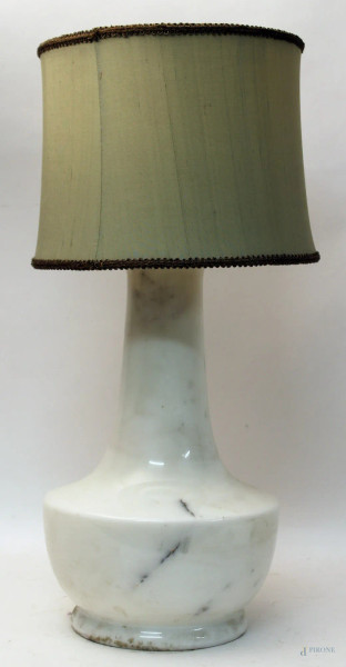 Lampada in marmo, H 38 cm.