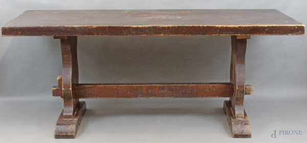 Tavolo tipo fratino in legno di noce, altezza cm. 79x202x79, XX secolo, (segni del tempo)