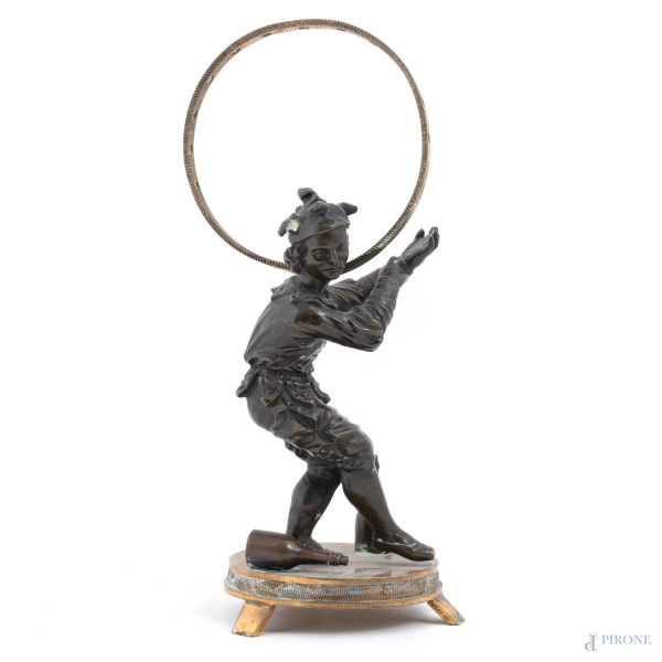 Giullare, XX secolo, scultura in bronzo e bronzo dorato, altezza cm 18, (segni di usura, elementi removibili)