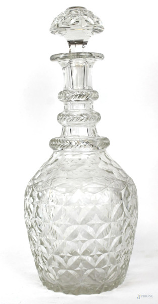 Bottiglia da liquore in cristallo controtagliato, cm h 40, inizi XX secolo.