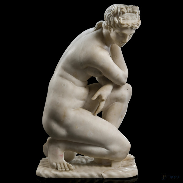 Venere, XIX-XX secolo, scultura in marmo, altezza cm 52, (segni di usura, scalfiture, rotture, mancanze, restauri, difetti)