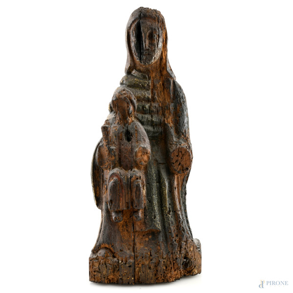 Madonna con Bambino, XVIII secolo, scultura in legno dipinto e intagliato, altezza cm 35, (segni di usura, scalfiture, mancanze, fessurazioni, difetti)