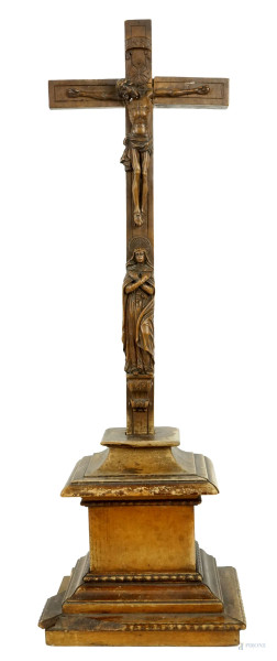 Crocefisso in legno intagliato, cm h 49,5, XIX secolo, (difetti e restauri).