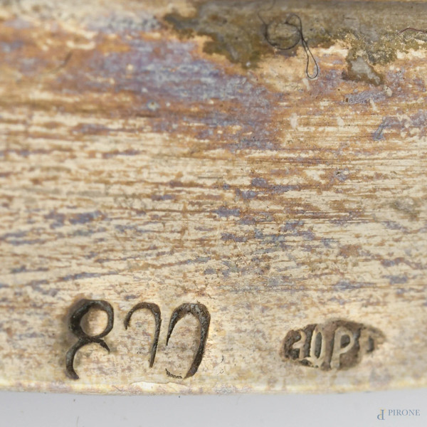 Piatto in argento 800/000, diametro cm 33,5, peso gr 585