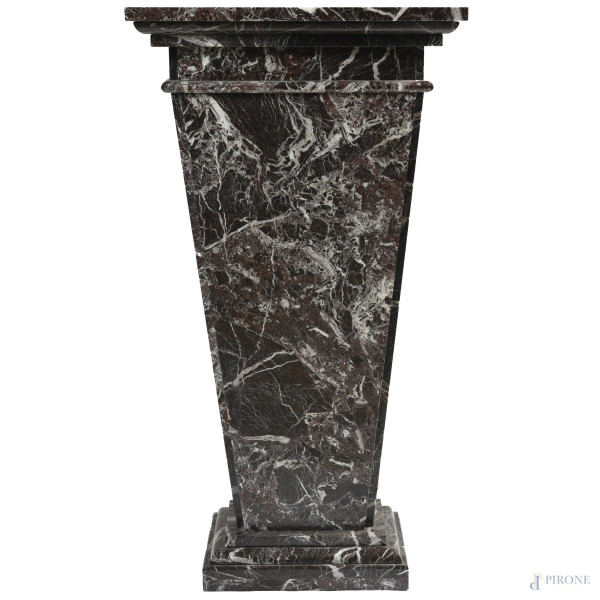 Base in marmo, XX secolo, cm 95x52x28, (scalfiture, difetti)