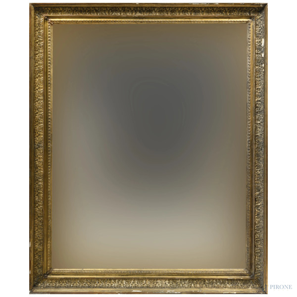 Specchiera in legno intagliato e dorato, XIX-XX secolo, cm 122x150, luce cm 102x129, (difetti)