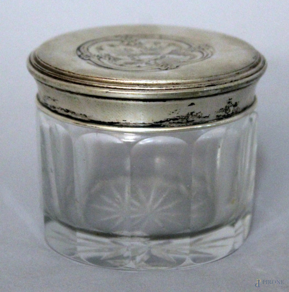 Portacipria da toletta in cristallo con tappo in argento, h. 6 cm, diam, 7 cm.