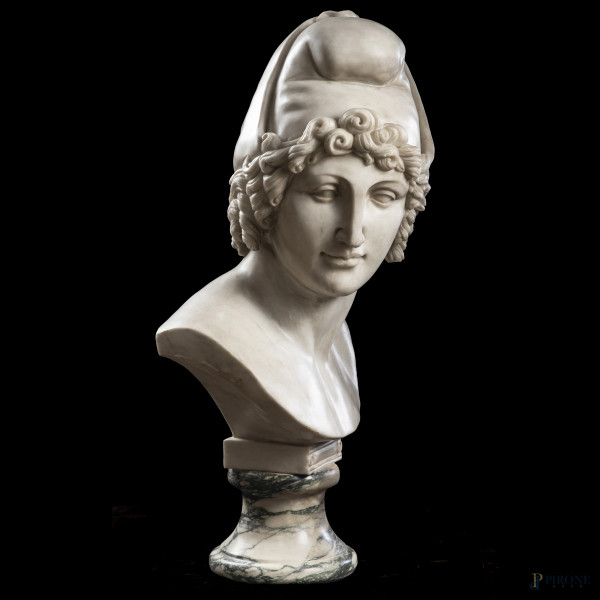Busto in marmo raffigurante Paride, XX secolo, altezza cm 80 ca., (segni di usura, scalfiture, rotture, restauri)