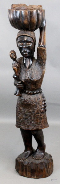 Maternità, scultura in legno, altezza cm. 121, arte africana, XX secolo.
