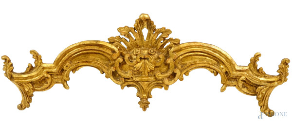Fregio sopraporta in legno intagliato e dorato, fine XIX- inizi XX secolo, cm 34x98