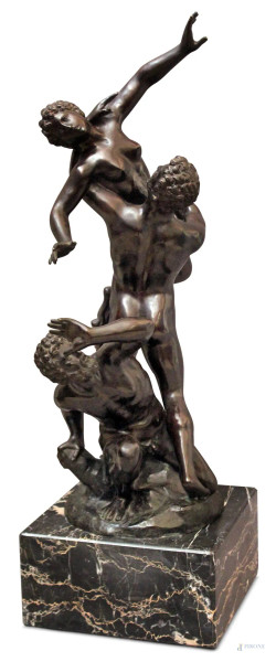 Ratto delle Sabine, fusione in bronzo poggiante su base in marmo, H 75 cm.