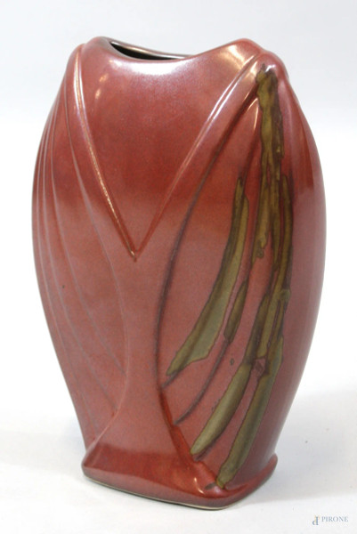 Vaso in ceramica dipinta, Art Noveau, altezza 22,5 cm.