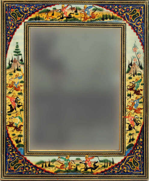 Specchio da comò in legno dipinto con soggetto di paesaggi orientali, h. cm 34x28.
