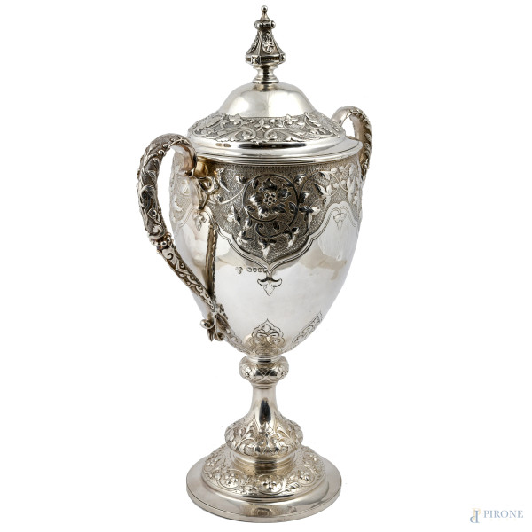 Coppa a doppia presa in argento 925/000 finemente cesellato con coperchio. Inghilterra, Richards ...