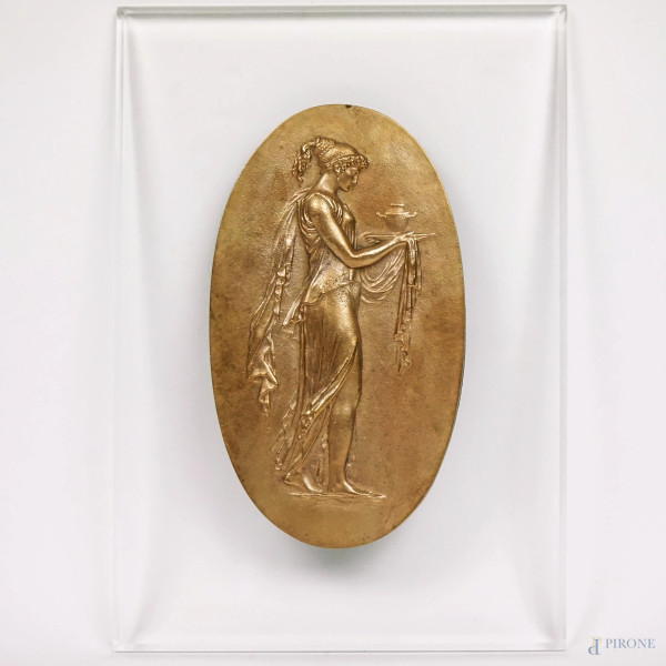 Menade, placca in bronzo ad assetto ovale, cm 20x11,5, base in plexiglass, XX secolo.