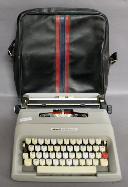 Macchina da scrivere Olivetti Lettera 35.