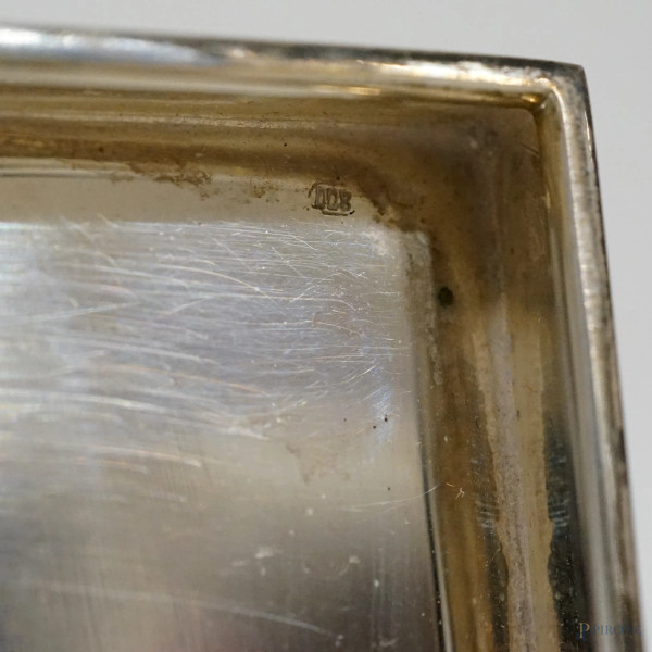 Scatola rettangolare in argento , XX secolo, peso gr. 485, cm 1,3x27,7x8,5