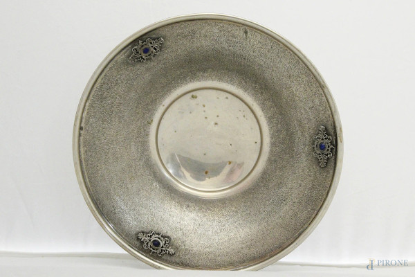 Alzata centrotavola di linea tonda in argento, diam 23, gr 240.