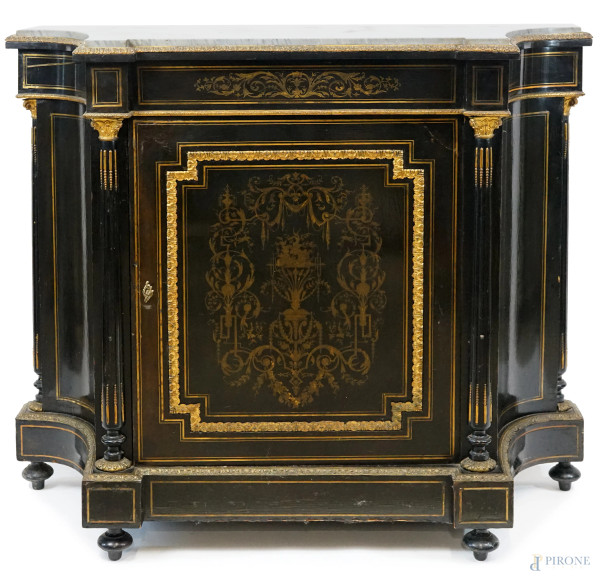 Coppia di credenze in legno ebanizzato, Napoleone III, fine XIX secolo, ingombro cadauna cm 110x126x44, (difetti)