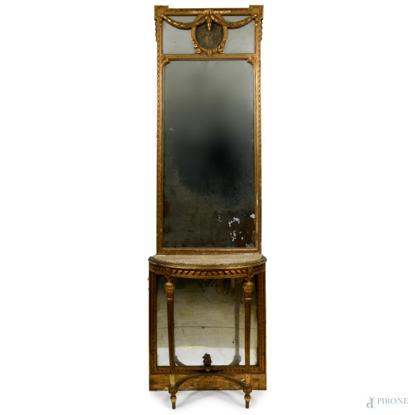 Lotto composto da: Consolle in legno dorato e intagliato con piano in marmo poggiante su due gambe anteriori tornite in legno raccordate ad un pannello a specchio con cornice in legno intagliato e dorato, inizi del XX secolo, cm 91x82x40, (difetti)