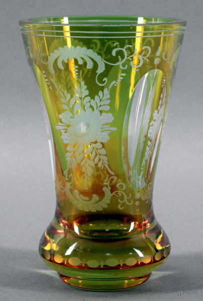 Bicchiere in cristallo molato, altezza 14 cm.
