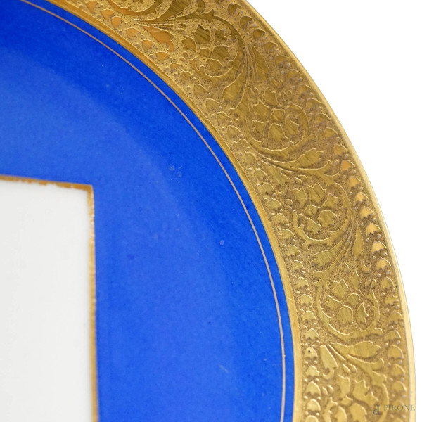 Piattino in porcellana bianca blu e oro, J.P. L.France, W Guerin & Co, J. Pouyat, Limoges, Franci...