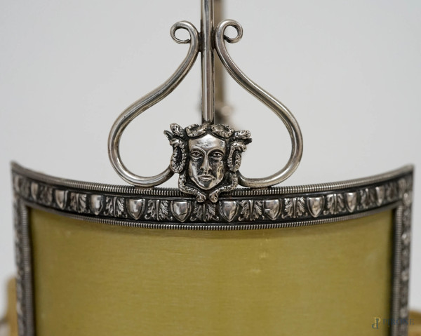 Lampada da tavolo a tre luci in argento, manifattura italiana, metà XX secolo, cm h 45, peso lord...