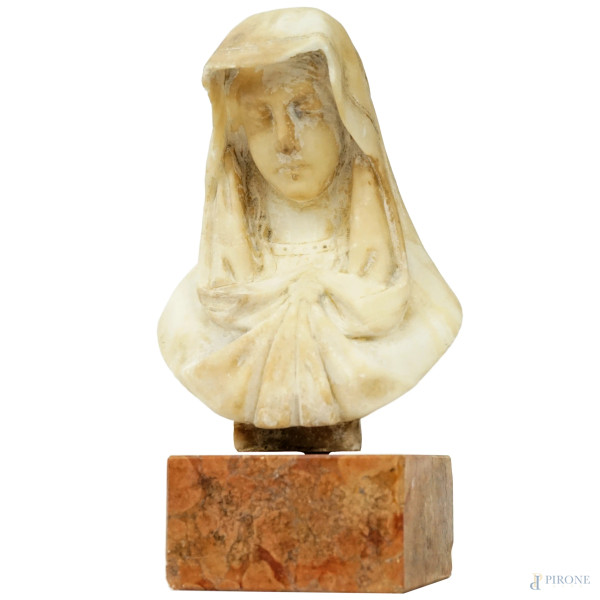 Vergine, scultura in marmo, cm h 18, base in marmo, inizi XX secolo, (segni del tempo).