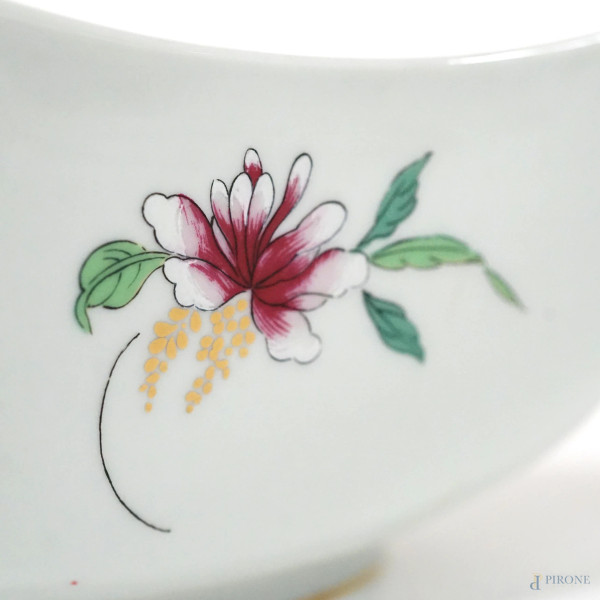 Insalatiera in porcellana Vista Alegre, Portogallo, XX secolo, cm 9,5x24x