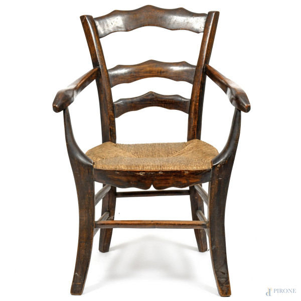 Sedia in noce con seduta in paglia, XX secolo, cm 103x67x57, (segni di usura, scalfiture, difetti)