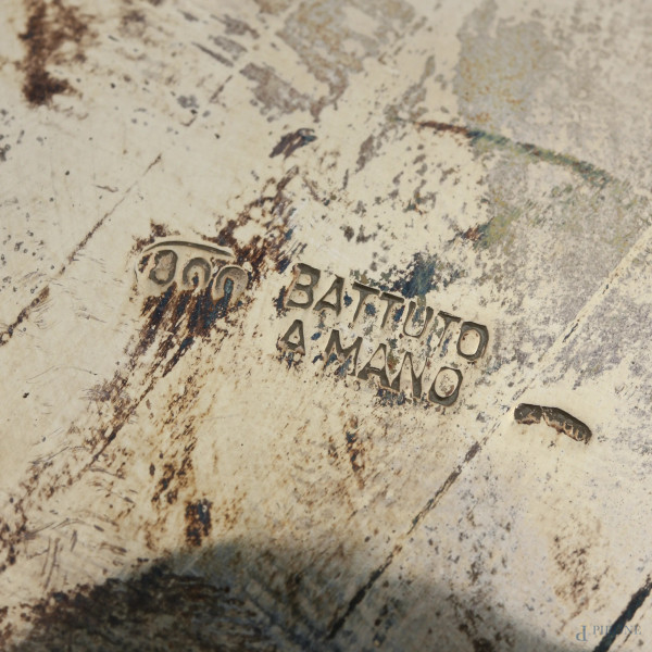 Centrotavola in argento 800/000 poggiante su quattro piedini, XX secolo, cm 10,5x25x19,5, peso gr...