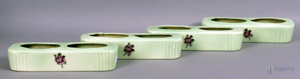 Lotto di quattro recipienti in porcellana verde a decoro di fiori, altezza 5x22x6,5 cm.