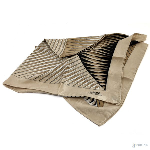 Lotto di sette foulard di diverse marche