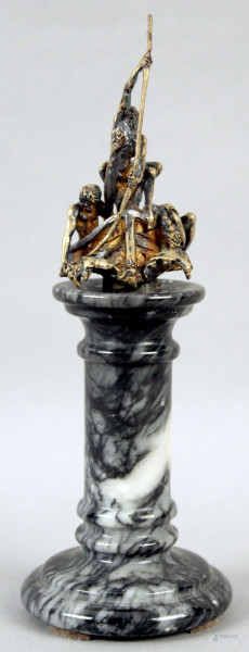 Figure, scultura in argento con base in marmo a colonna , h cm 9.
