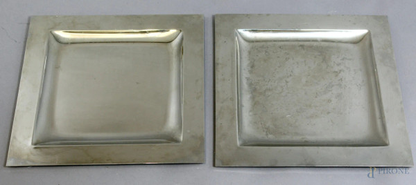 Coppia di vassoi di linea quadrata in metallo inossidabile 34x34cm