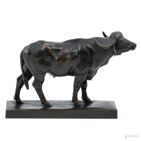 Bufalo, XX secolo, scultura in bronzo, cm 15,5x22x6,5, firmata alla base, (segni di usura)