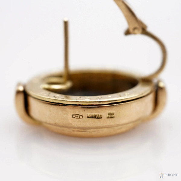 Coppia di orecchini Bulgari, in oro 750 con monete incastonate, cm 2.6x2.2, peso gr. 30.5