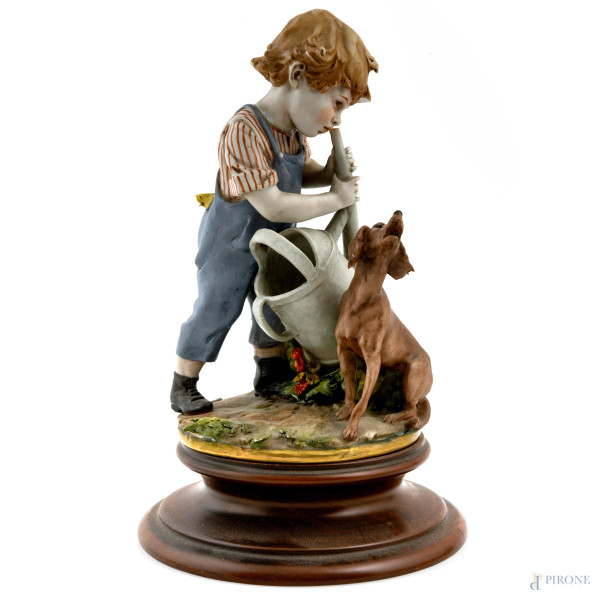 Lotto di statuine in porcellana e biscuit di varia manifattura, XX secolo, altezza masssima cm 23...