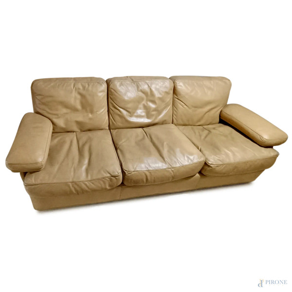 Divano Frau tre posti, cm 75x210x90, (difetti)