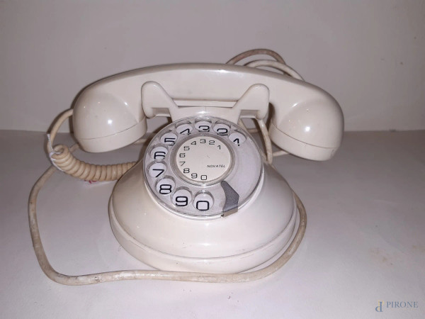 Vecchio telefono.