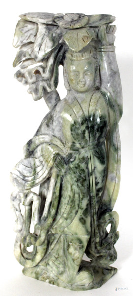 Figura di Guanyin in giada, altezza cm.28, arte orientale, XX secolo, (difetti).