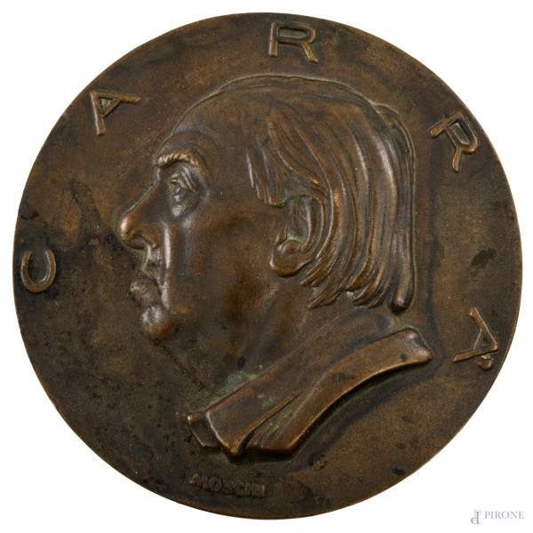 Medaglia in bronzo raffigurante profilo di Carlo Carrà, XX secolo, diametro cm 10, (segni di usura)