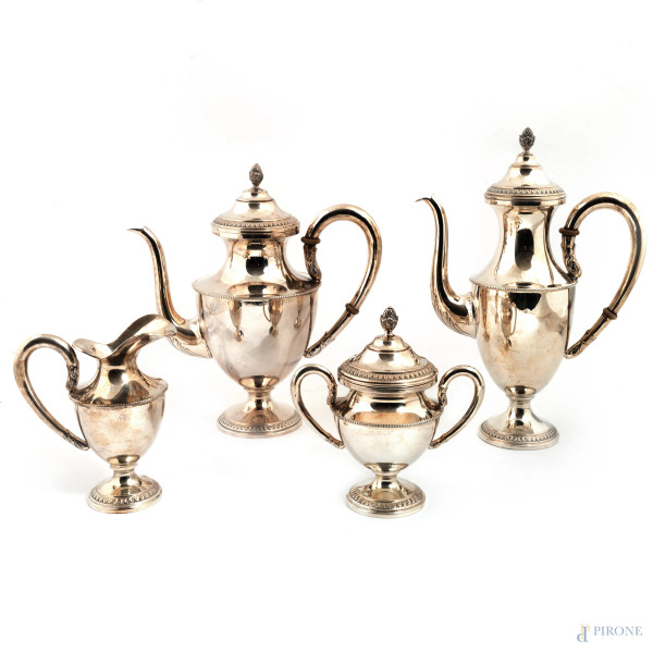 Servizio in argento composto da caffettiera, teiera, lattiera e zuccheriera in argento, XX secolo, altezza cm 28, peso lordo complessivo gr 1210