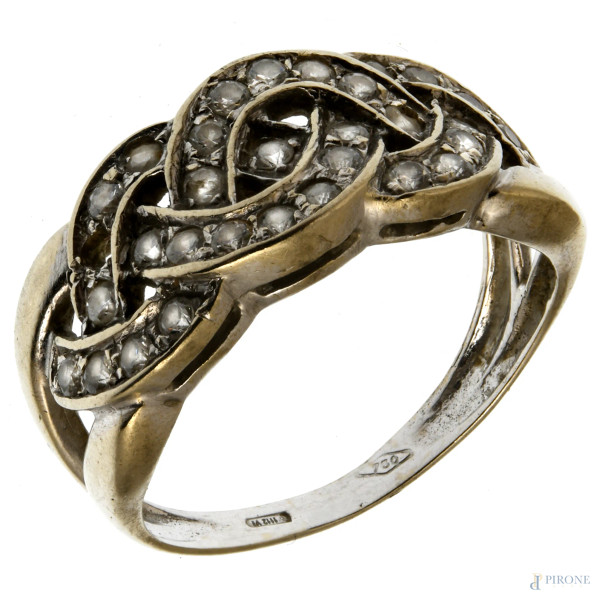 Anello in oro bianco 18 Kt, con schegge di brillanti, misura 14, peso lordo gr. 4,5
